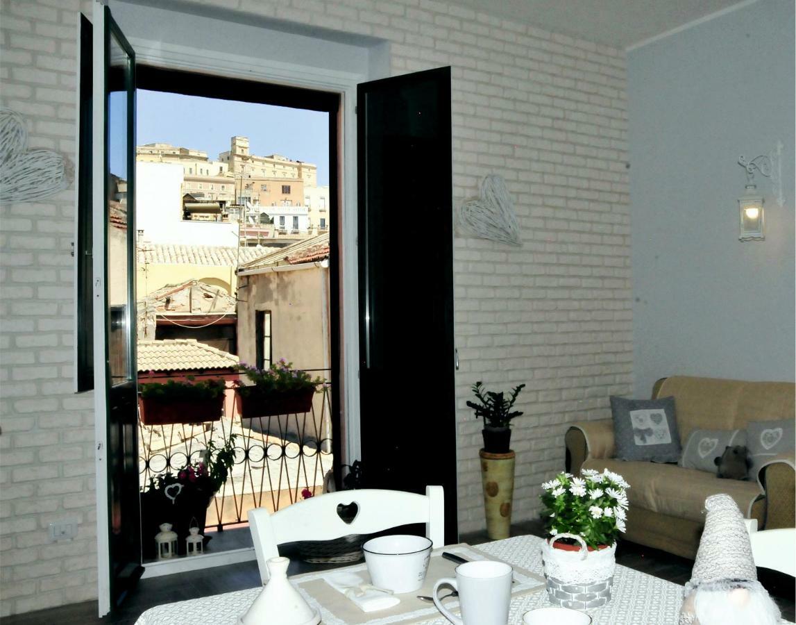 Romantic House Cagliari Bagian luar foto
